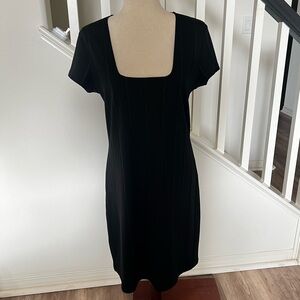 Theory lightweight black ribbed knit dress in excellent condition Large